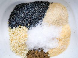 EVERYTHING BAGEL SEASONING -- Homemade recipe in seconds!